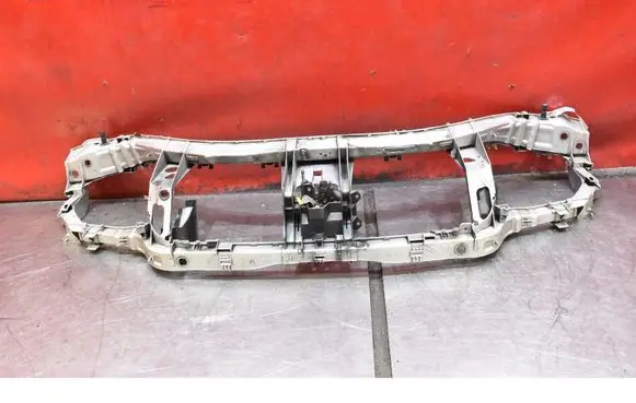 Ford Mondeo MK IV Front bodywork piece