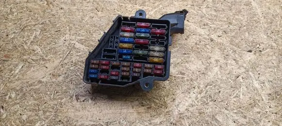 Volkswagen New Beetle Fuse module 8D1941824
