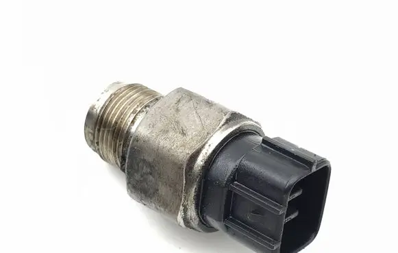 Lexus IS 220D-250-350 Fuel pressure sensor 8945860010