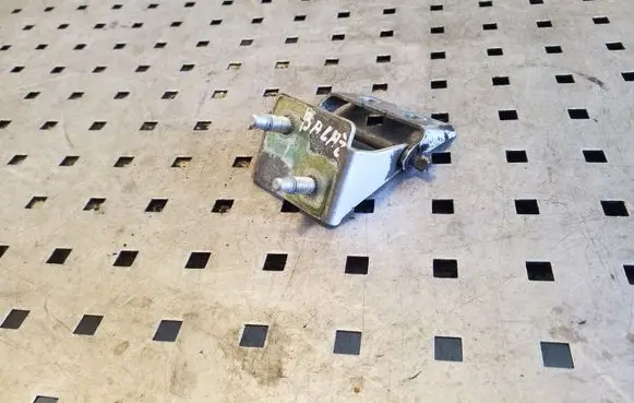 Ford Focus Tailgate/trunk/boot hinge