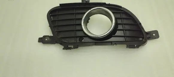 Mercedes-Benz B W245 Front fog light trim/grill A1698850822