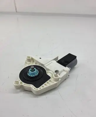 Audi A5 Sportback 8TA Front door window regulator motor 8T0959802B