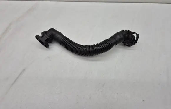 Audi Q3 8U Breather hose/pipe 03L103493AE