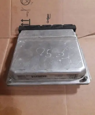 Volvo XC90 Engine control unit/module 0261207809 1039S00000