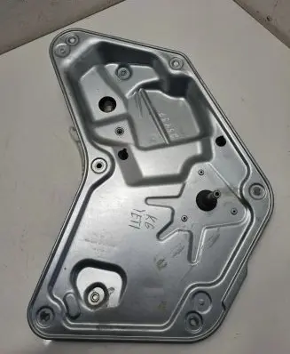 Rear door manual window regulator