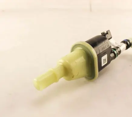 Engine mount vacuum valve