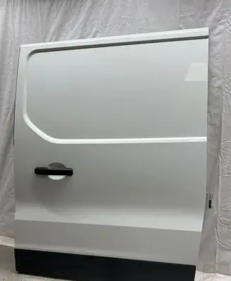 Opel Vivaro Side sliding door 81139210r