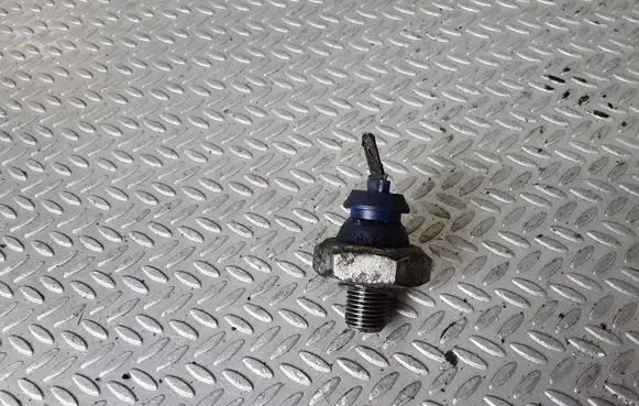 Audi 80 90 S2 B4 Oil pressure sensor 