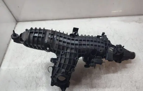 Volvo V40 Intake manifold 31431955