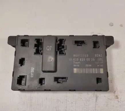 Mercedes-Benz Vito Viano W639 Door control unit/module 6398200326 639820032603