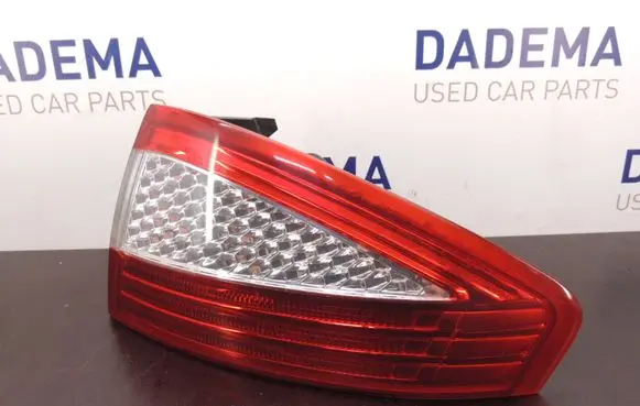 Ford Mondeo MK IV Rear/tail lights DS21