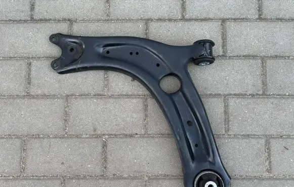 Volkswagen Tiguan Front lower control arm/wishbone