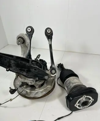 BMW iX Rear wheel hub spindle/knuckle 