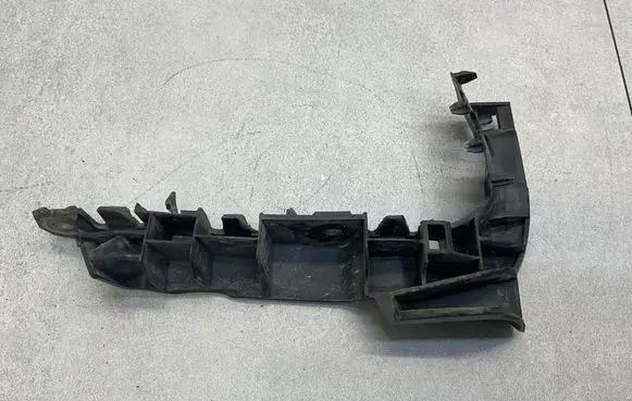 Front bumper mounting bracket