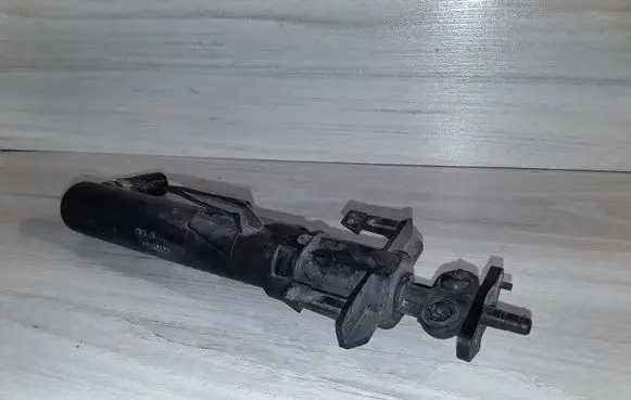 Ford Focus C-MAX Headlight washer spray nozzle