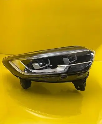 Renault Kadjar Headlight/headlamp 260101637R