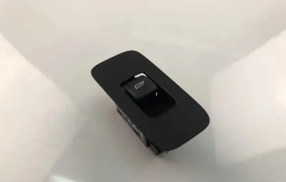 Volvo V40 Electric window control switch 31394840