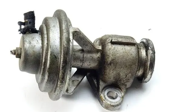 Volkswagen Golf IV EGR valve 038131501