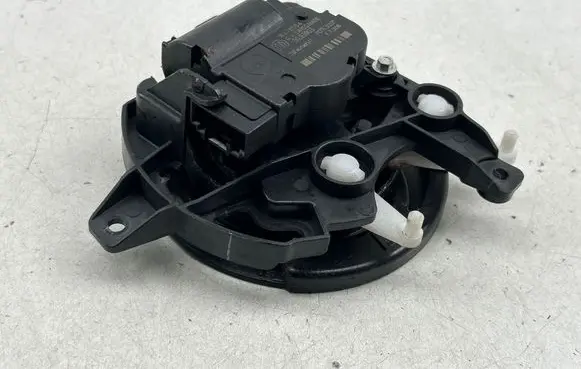 Chrysler Pacifica Air flap motor/actuator 16478554 P0T1320 3093903