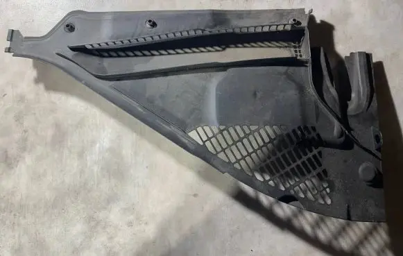 BMW 4 F32 F33 Wiper trim 9353043 74850610
