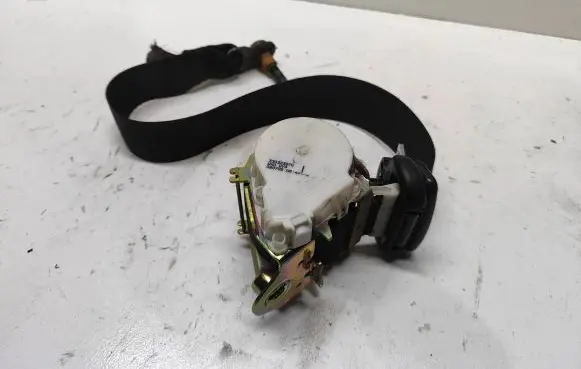 Ford Focus Front seatbelt 33032387G 1707050942 WX0W54