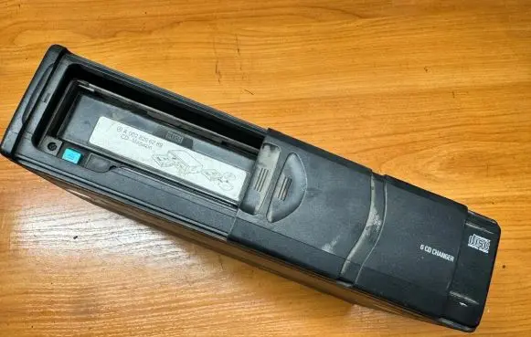 BMW 5 E39 CD/DVD changer 6913388 2431991 020258