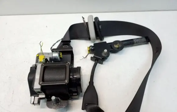 Ford Fusion II Front seatbelt DG9354612D64