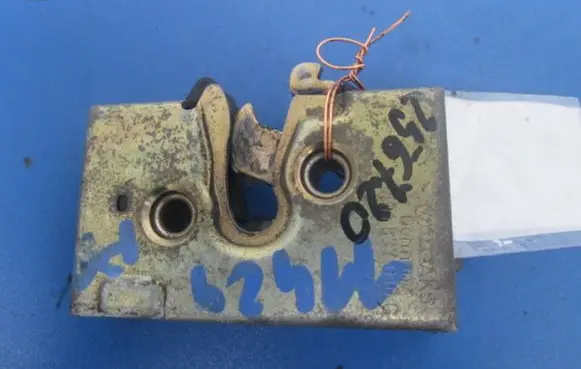Volkswagen Polo II 86C 2F Front door lock