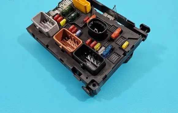Peugeot 207 Central body control module 9664055780 IMPRK1426069