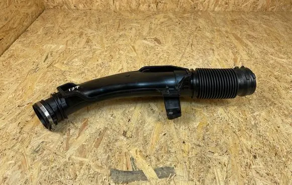 Land Rover Defender Air intake hose/pipe M8E29H715BB