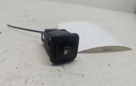Volkswagen Golf IV Fuel tank opening switch 3B0959833A