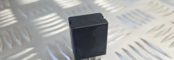Chrysler Grand Voyager III Other relay 04608650