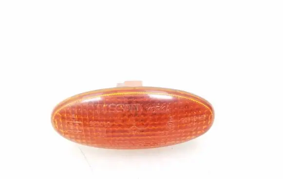 Nissan Almera Tino Front fender indicator light