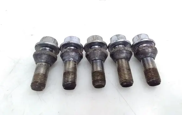 Volvo XC60 Nuts/bolts 