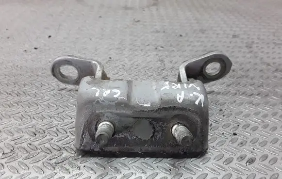 Nissan Primera Rear door upper hinge