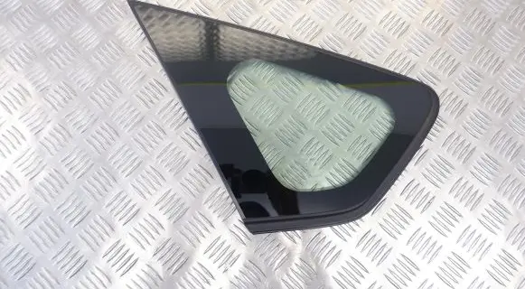 Toyota Prius (XW30) Rear side window 6272047030 6272047031