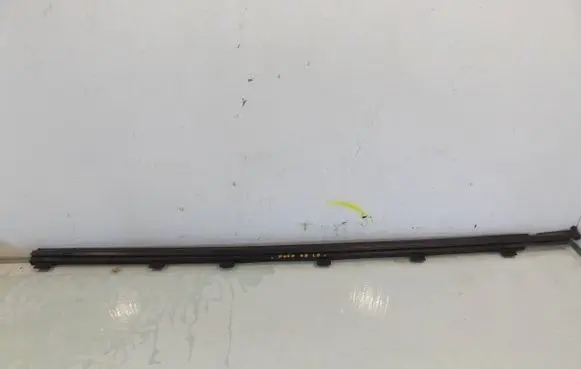 Volkswagen Cross Polo Front door glass trim molding 6Q3837477