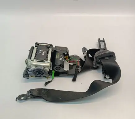 Mercedes-Benz C W204 Front seatbelt A2048604586 A2048601785