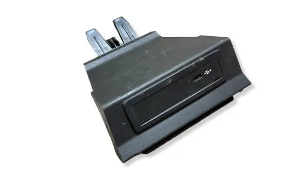 Mercedes-Benz CLA C118 X118 USB socket connector A2478203902 HW2036SW1751 0043657