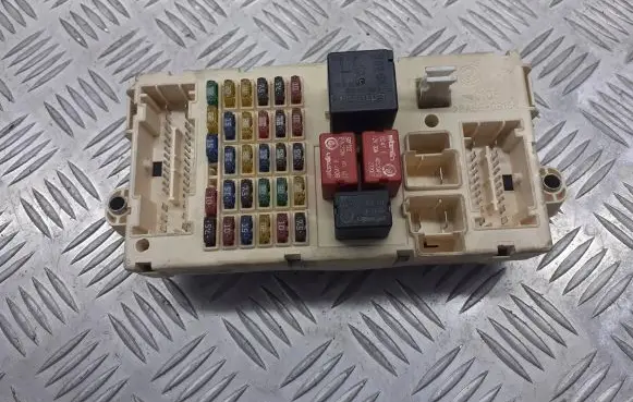 Alfa Romeo 147 Fuse box cover 46558758