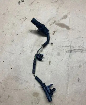 Volvo V40 Crankshaft position sensor 31303937 0261210338