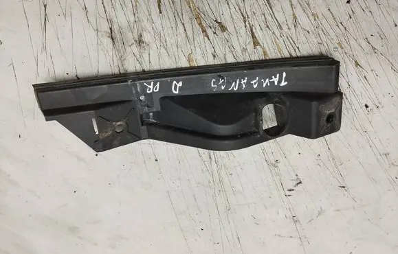 Volkswagen Touran I Front bumper mounting bracket 1T0807890A
