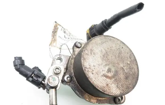 Opel Corsa D Vacuum pump