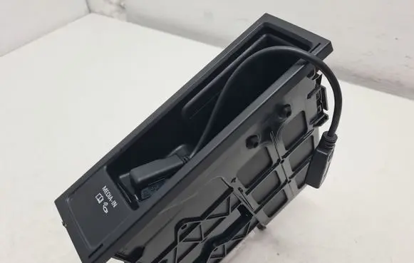 Volkswagen Tiguan USB control unit 5N0035342C 5N0035341D