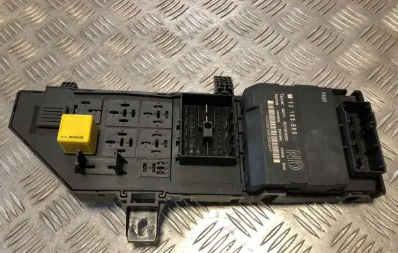 Opel Signum Comfort/convenience module 13193588 359171 SC718810500