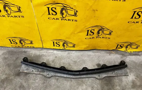 Front bumper mounting bracket