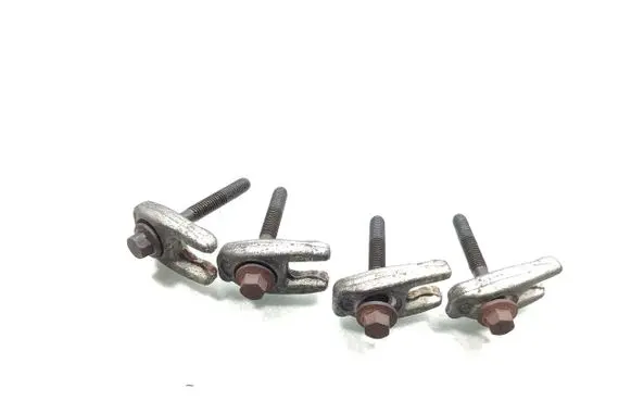 Nissan Qashqai Fuel Injector clamp holder 