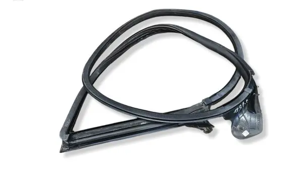 Audi A5 Sportback 8TA Front door rubber seal 8T8831707