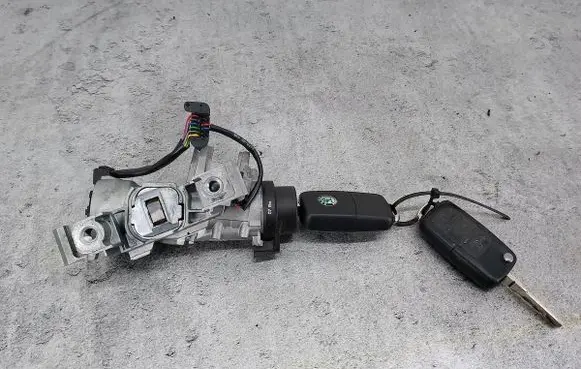 Skoda Octavia Mk2 (1Z) Ignition lock 1K0905851B