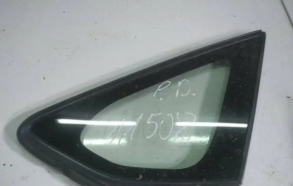 Toyota Auris 150 Front triangle window/glass AS2